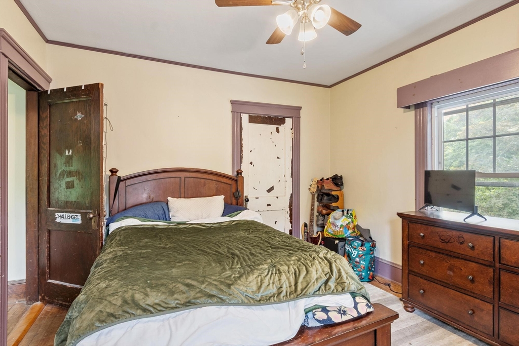 11 Wakefield St Worcester, MA 01605
