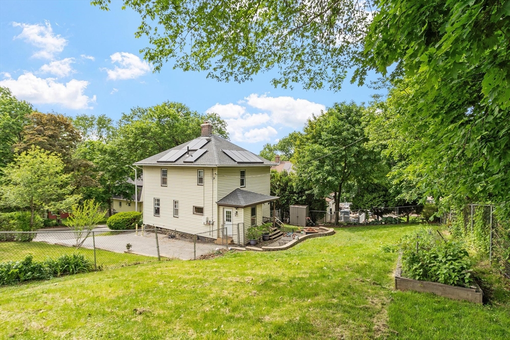 11 Wakefield St Worcester, MA 01605