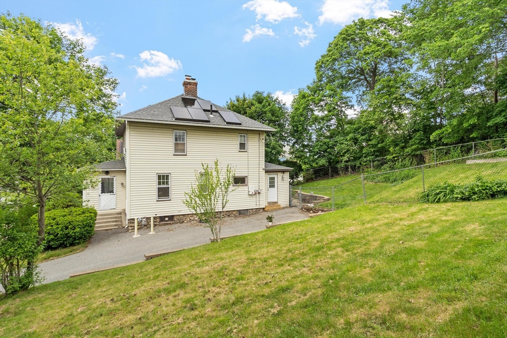 11 Wakefield St Worcester, MA 01605