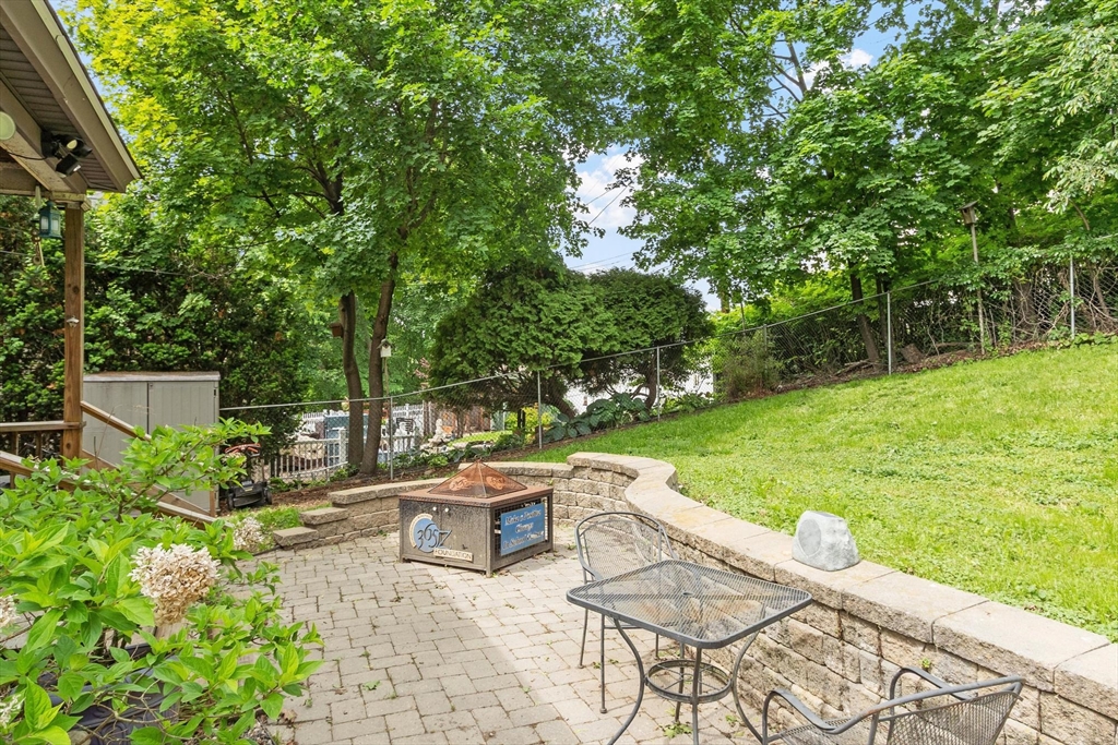 11 Wakefield St Worcester, MA 01605