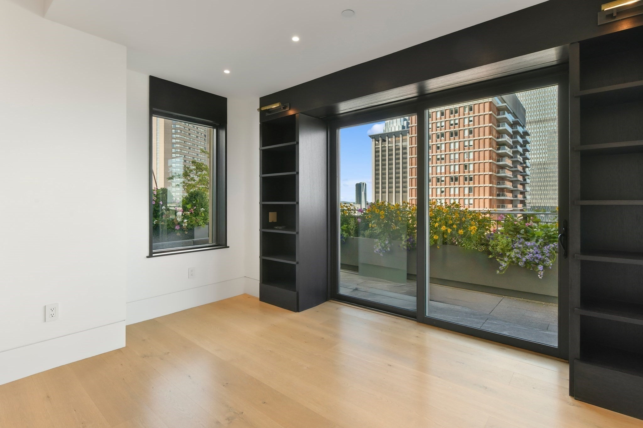 1 Huntington Ave #PH1702 Boston, MA 02116