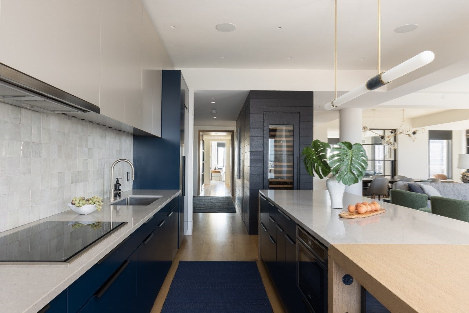 1 Huntington Ave #PH1702 Boston, MA 02116