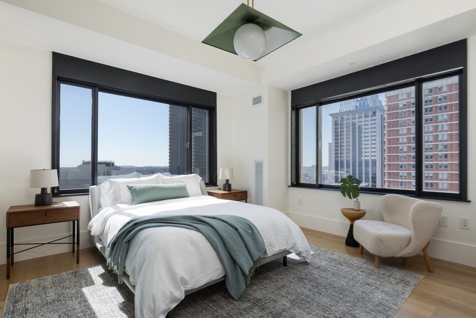 1 Huntington Ave #PH1702 Boston, MA 02116