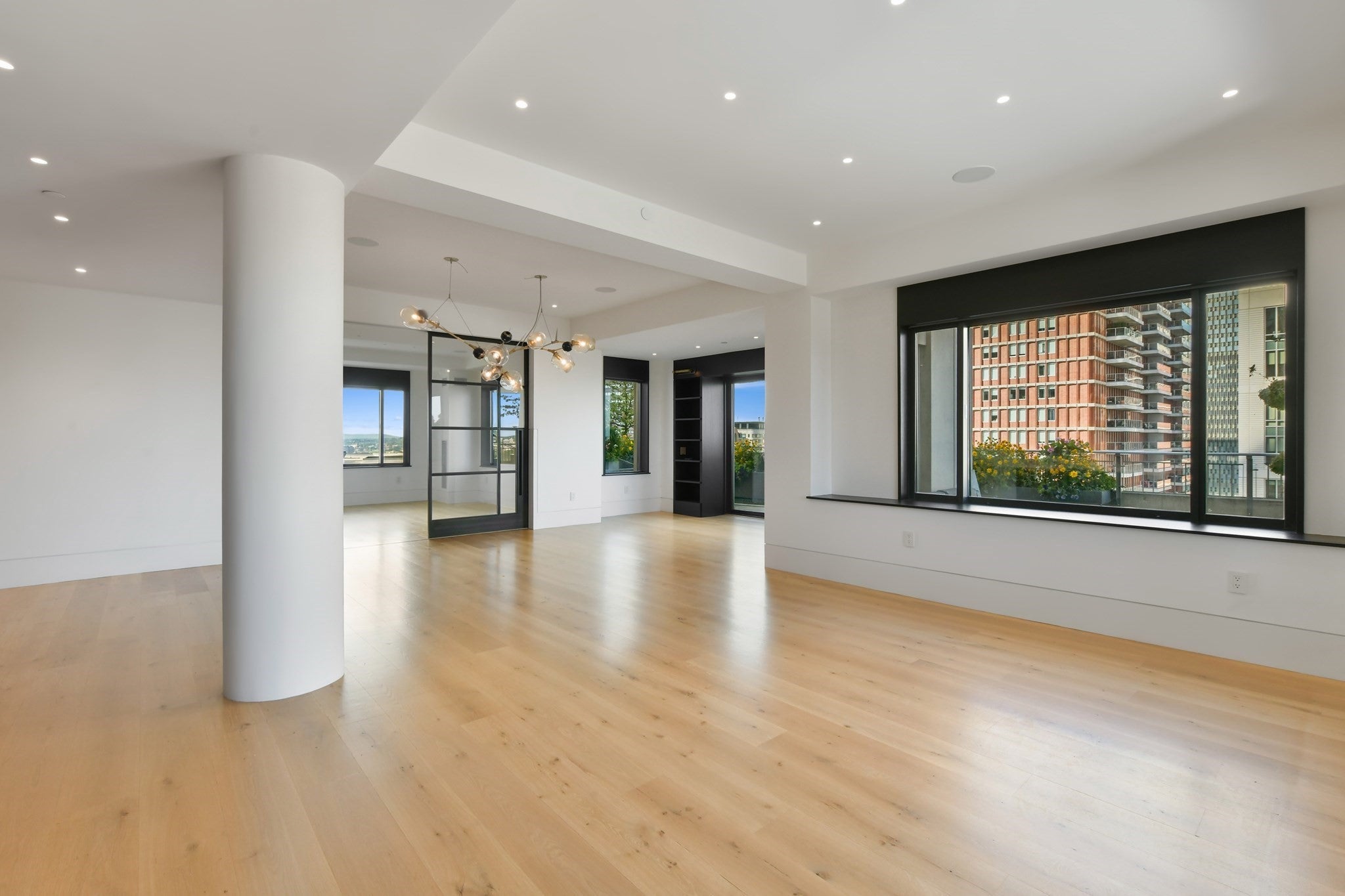 1 Huntington Ave #PH1702 Boston, MA 02116