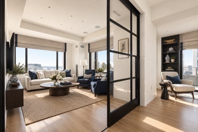 1 Huntington Ave #PH1702 Boston, MA 02116