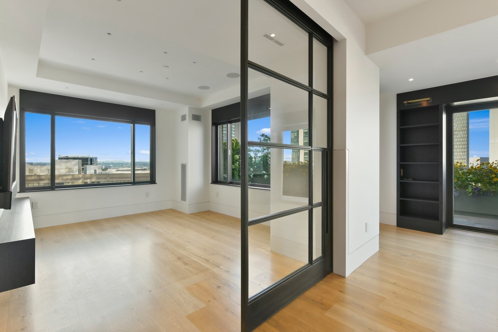 1 Huntington Ave #PH1702 Boston, MA 02116