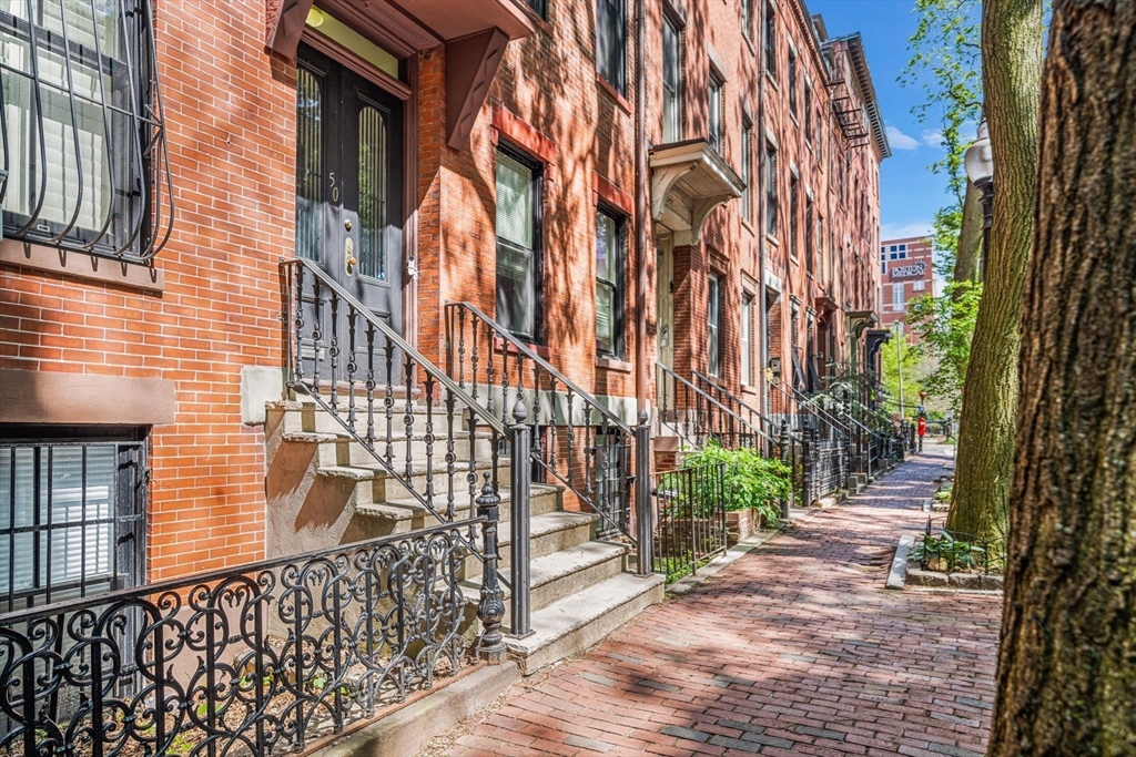 50 E Springfield St #1