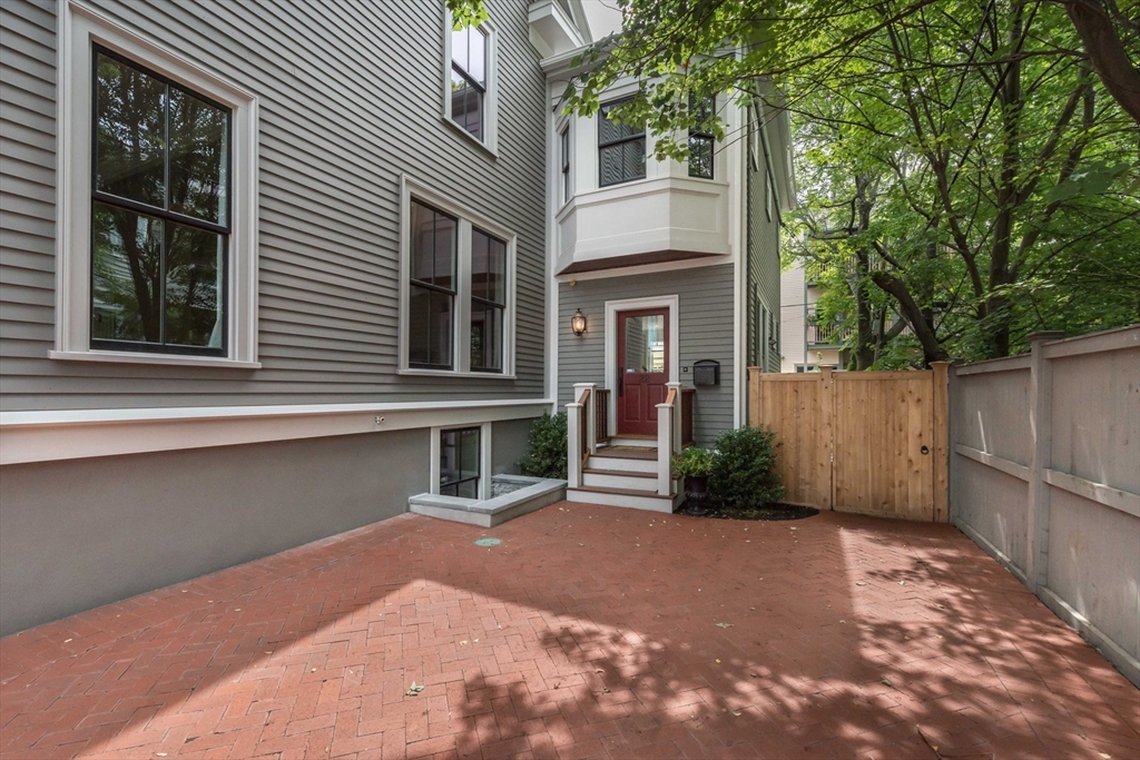 22 Clinton St #22 Cambridge, MA 02139
