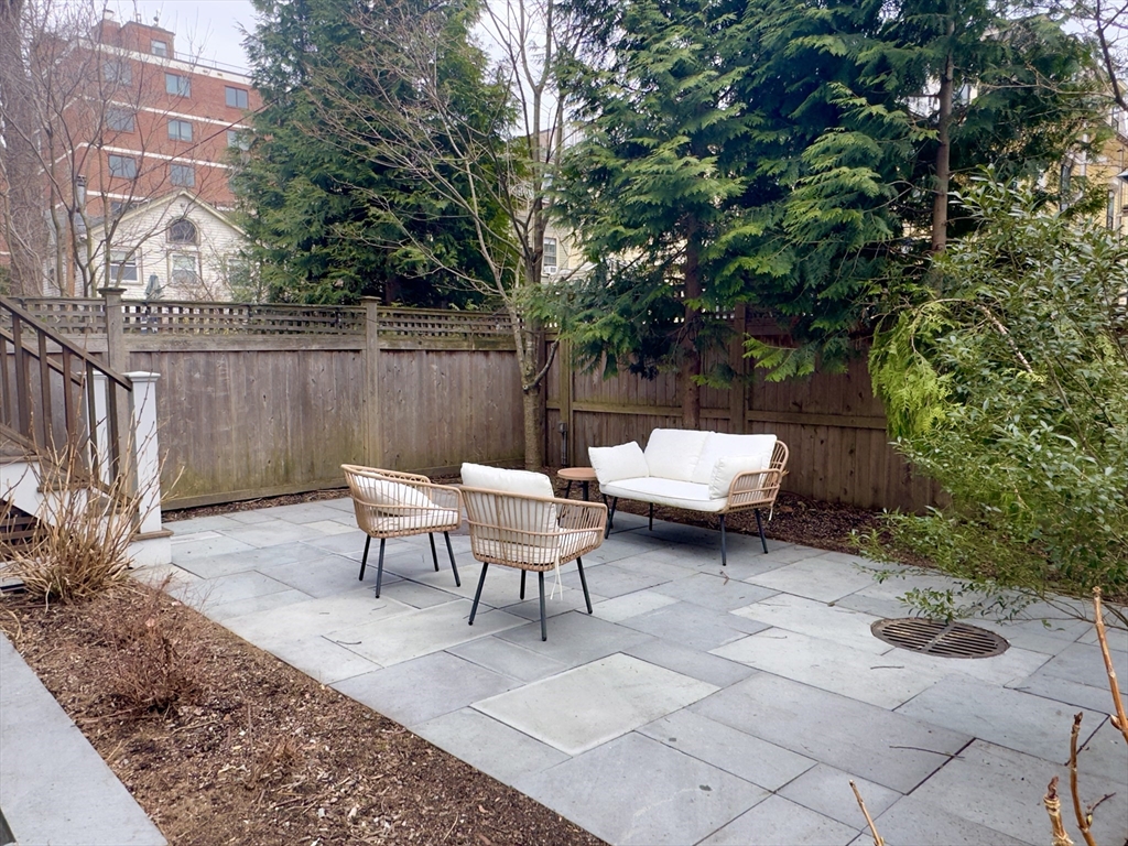 22 Clinton St #22 Cambridge, MA 02139