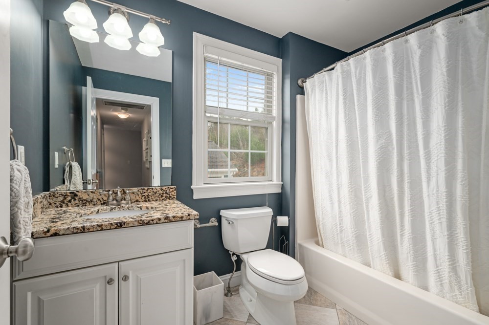 8 Gates Ln #A Wakefield, MA 01880