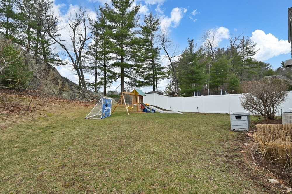 8 Gates Ln #A Wakefield, MA 01880