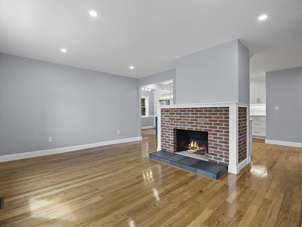 6 Lovis Ave Wakefield, MA 01880 6 Lovis Ave Wakefield, MA 01880