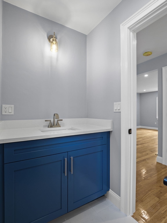6 Lovis Ave Wakefield, MA 01880 6 Lovis Ave Wakefield, MA 01880