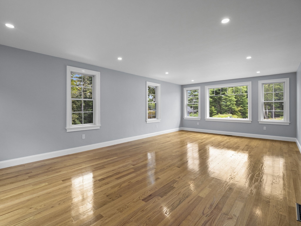 6 Lovis Ave Wakefield, MA 01880 6 Lovis Ave Wakefield, MA 01880