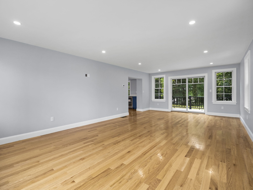 6 Lovis Ave Wakefield, MA 01880 6 Lovis Ave Wakefield, MA 01880