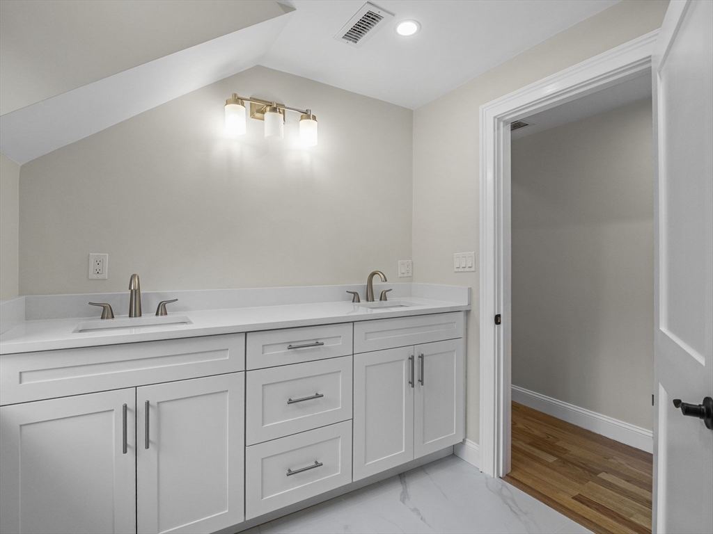 6 Lovis Ave Wakefield, MA 01880 6 Lovis Ave Wakefield, MA 01880