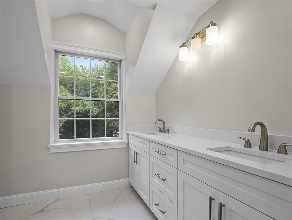 6 Lovis Ave Wakefield, MA 01880 6 Lovis Ave Wakefield, MA 01880