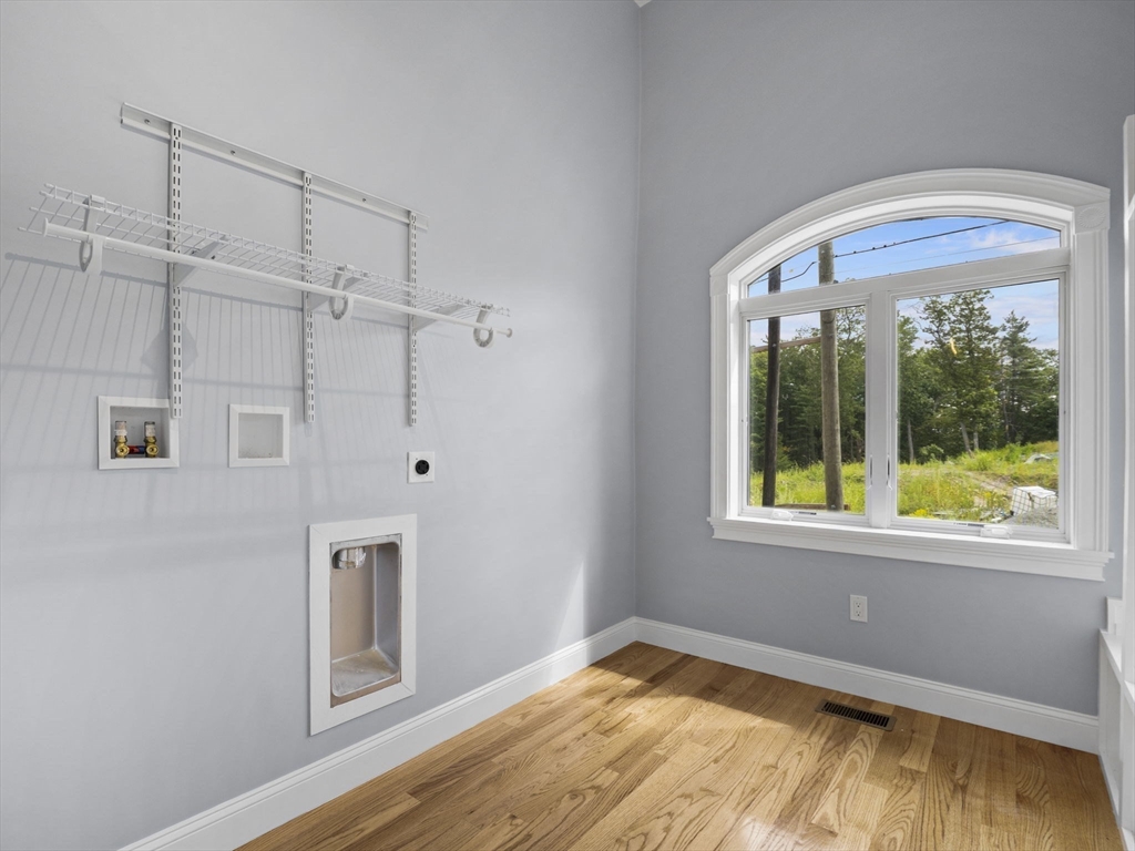 6 Lovis Ave Wakefield, MA 01880 6 Lovis Ave Wakefield, MA 01880