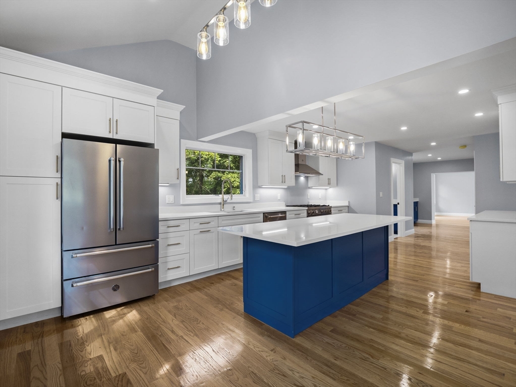 6 Lovis Ave Wakefield, MA 01880 6 Lovis Ave Wakefield, MA 01880