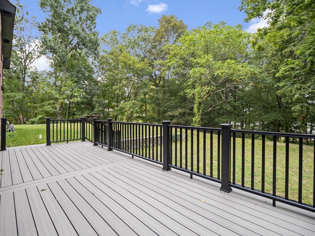 6 Lovis Ave Wakefield, MA 01880 6 Lovis Ave Wakefield, MA 01880