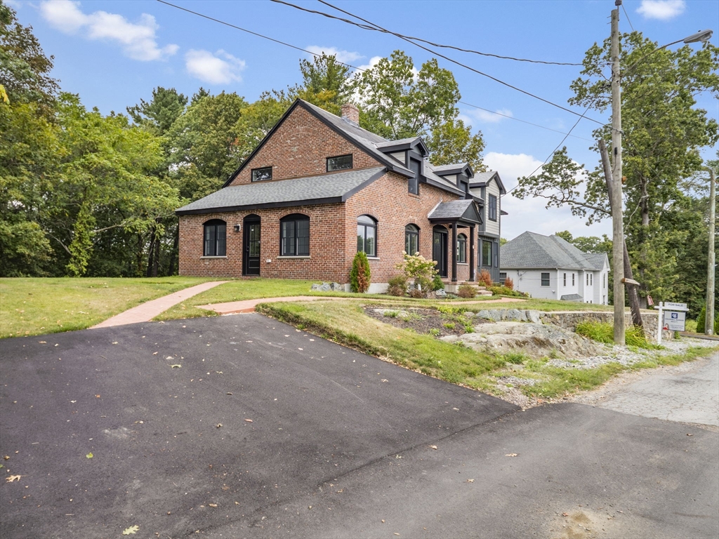 6 Lovis Ave Wakefield, MA 01880 6 Lovis Ave Wakefield, MA 01880