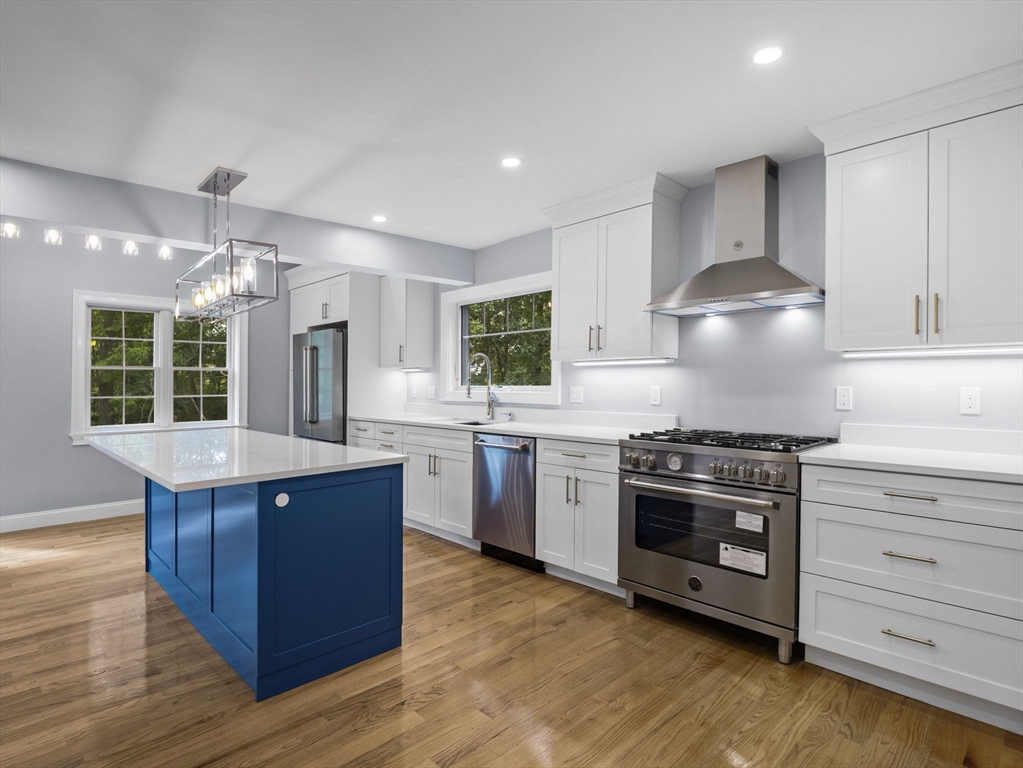 6 Lovis Ave Wakefield, MA 01880 6 Lovis Ave Wakefield, MA 01880