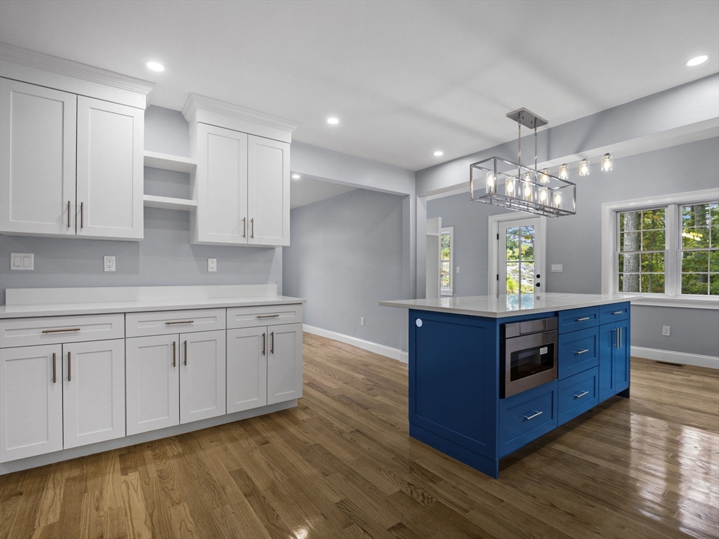 6 Lovis Ave Wakefield, MA 01880 6 Lovis Ave Wakefield, MA 01880
