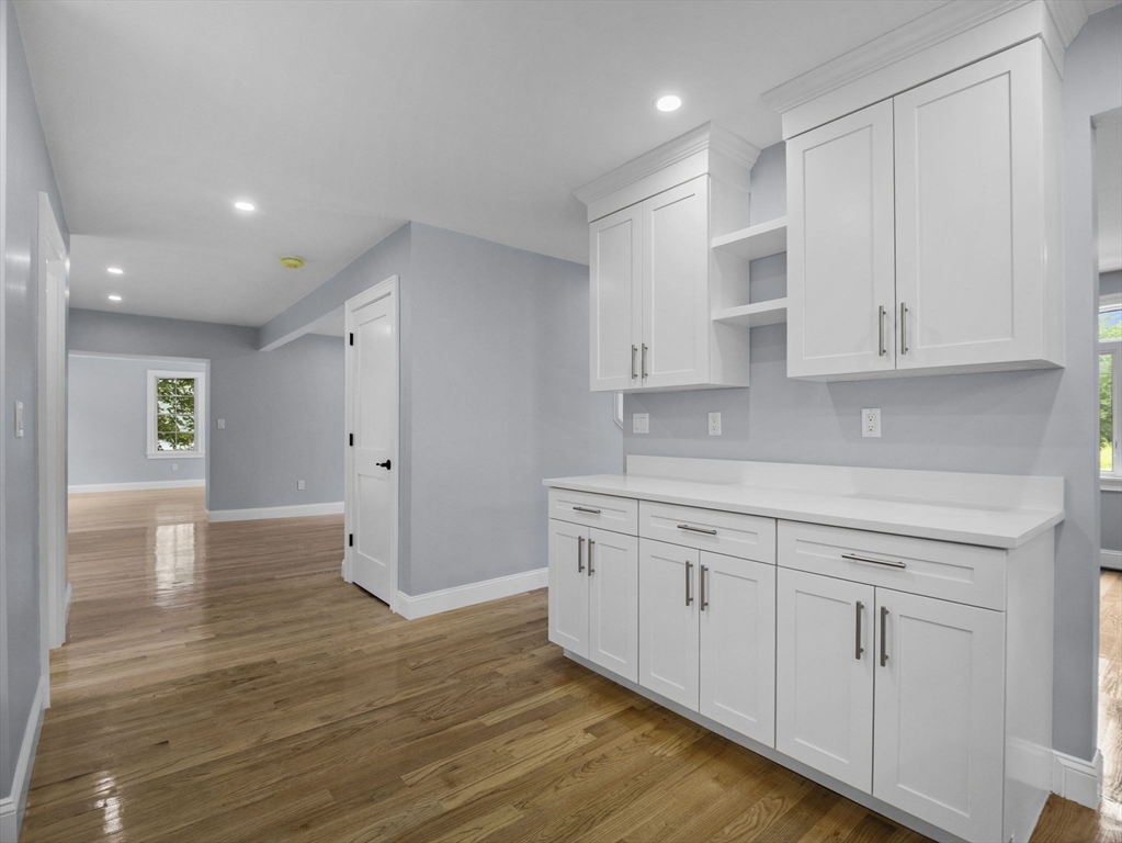 6 Lovis Ave Wakefield, MA 01880 6 Lovis Ave Wakefield, MA 01880
