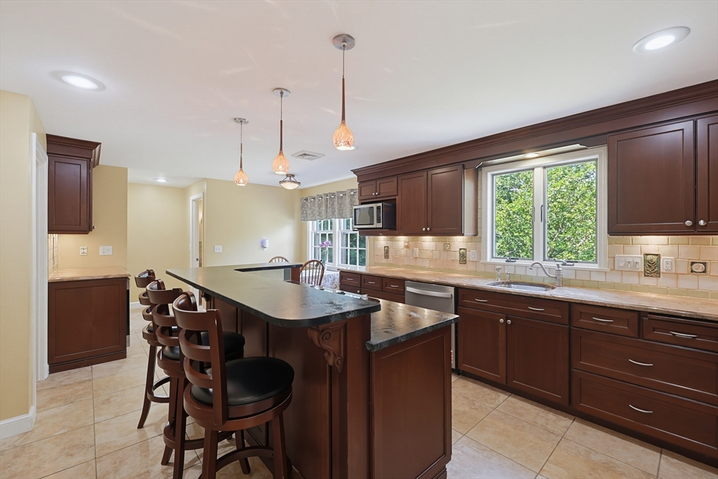 19 Belmont Rd Wakefield, MA 01880