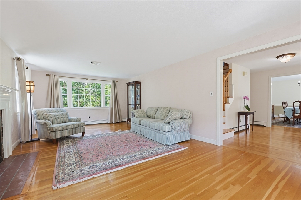 19 Belmont Rd Wakefield, MA 01880