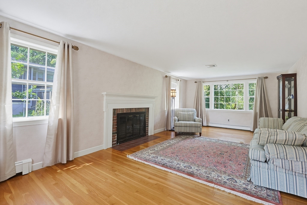 19 Belmont Rd Wakefield, MA 01880