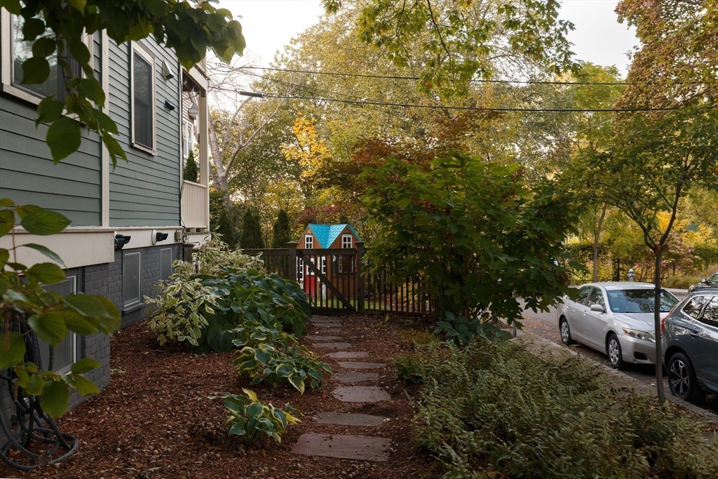 465 Huron Ave #1 Cambridge, MA 02138