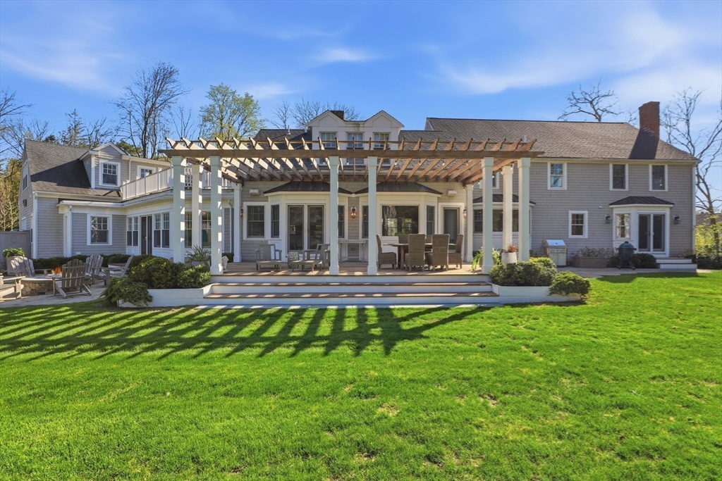 5 Seal Cv Ln Hingham, MA 02043