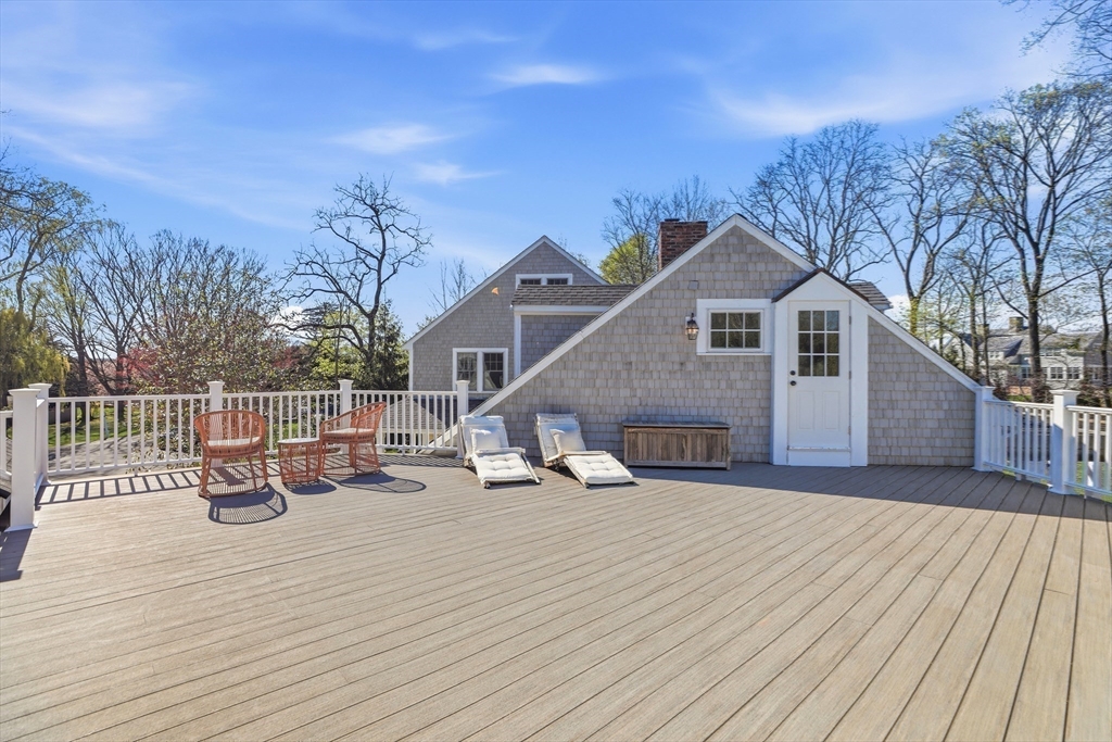 5 Seal Cv Ln Hingham, MA 02043