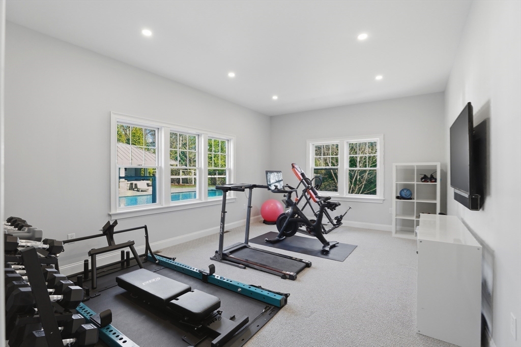 5 Seal Cv Ln Hingham, MA 02043