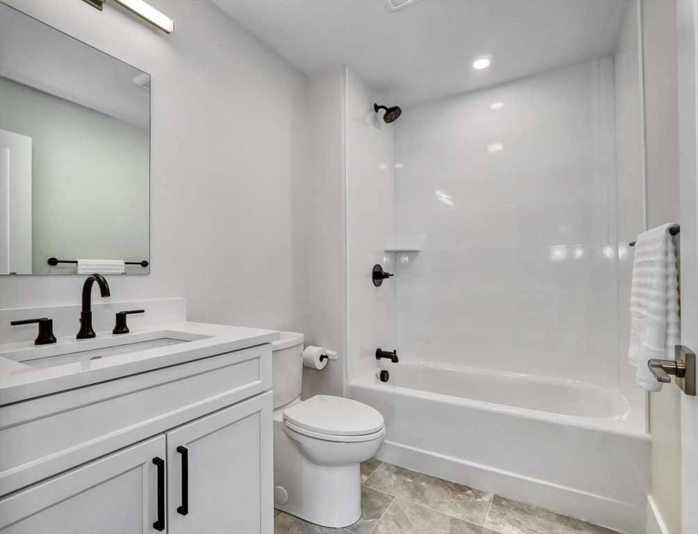 62 Foundry St #416 Wakefield, MA 01880