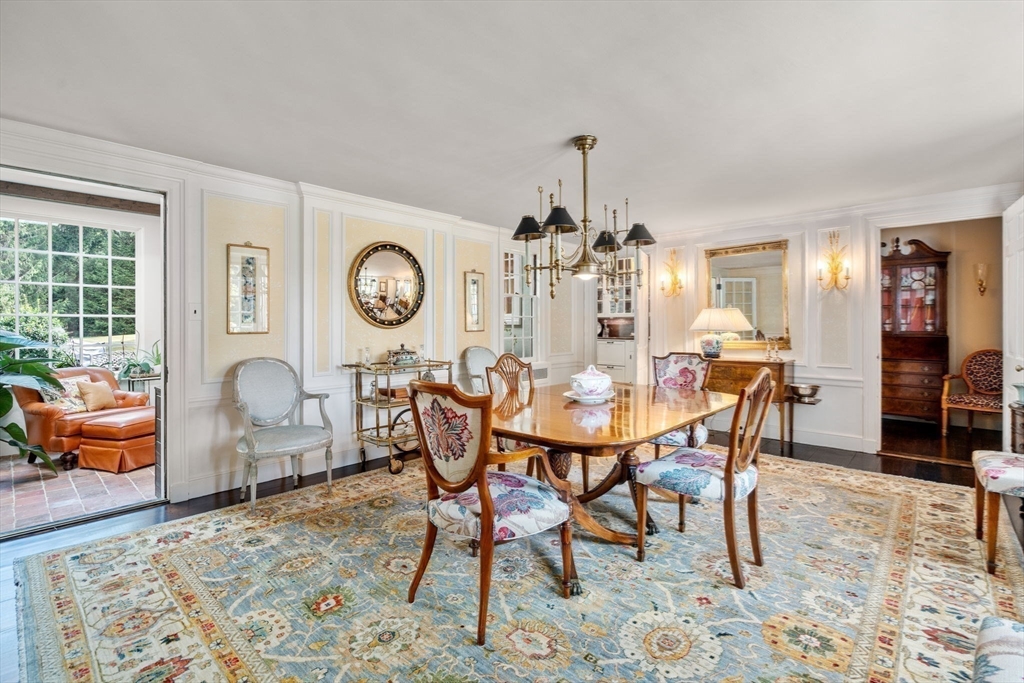 157 Ctr St Dover, MA 02030