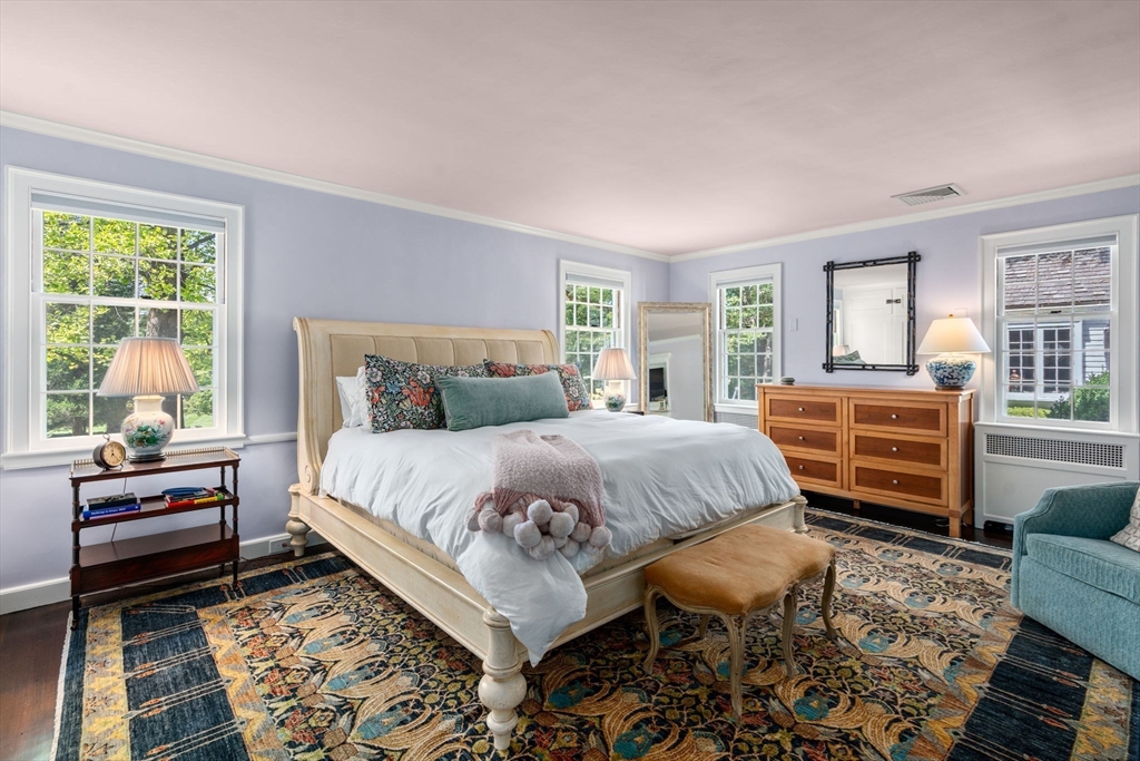 157 Ctr St Dover, MA 02030