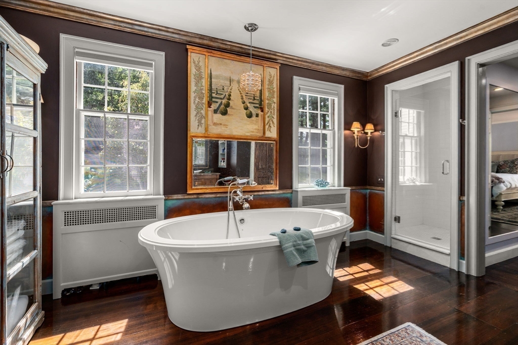 157 Ctr St Dover, MA 02030