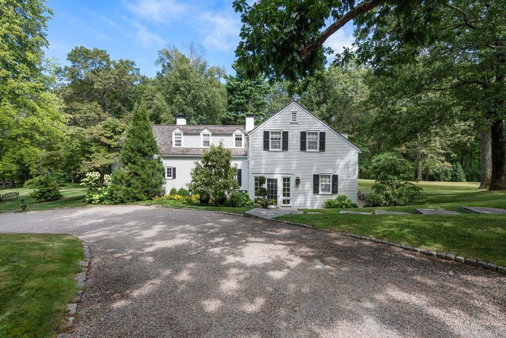 157 Ctr St Dover, MA 02030