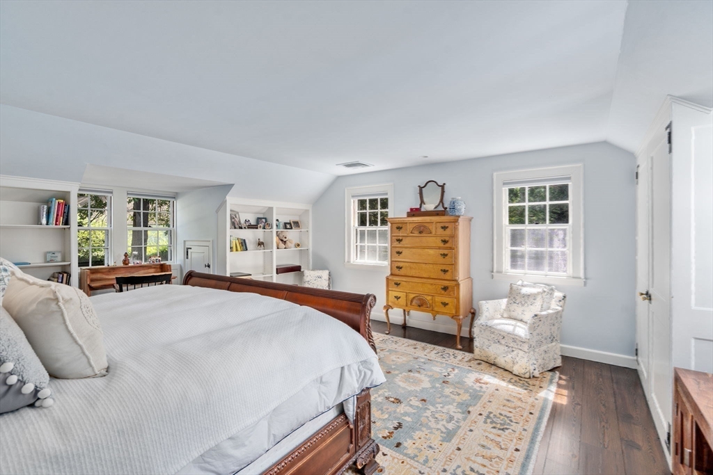 157 Ctr St Dover, MA 02030