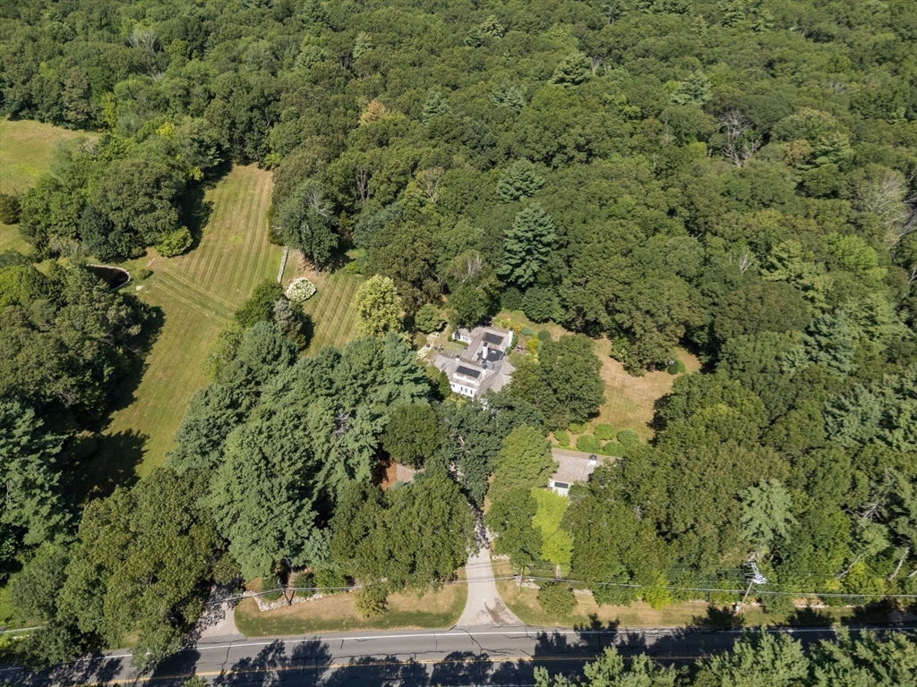 157 Ctr St Dover, MA 02030