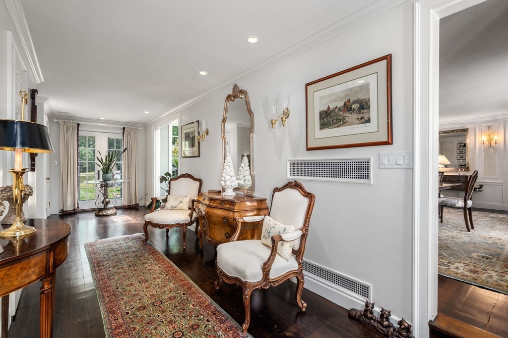 157 Ctr St Dover, MA 02030