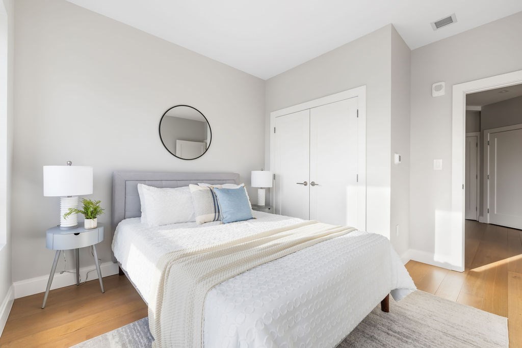 100 Shawmut Ave #807 Boston, MA 02118