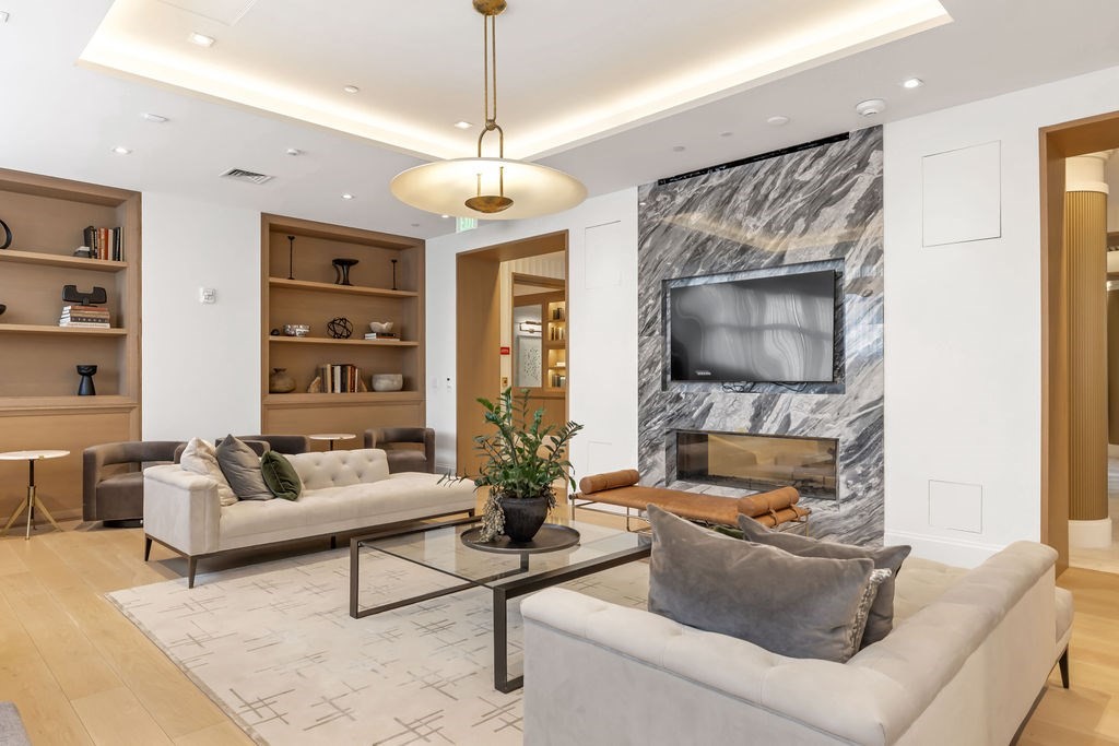 100 Shawmut Ave #807 Boston, MA 02118