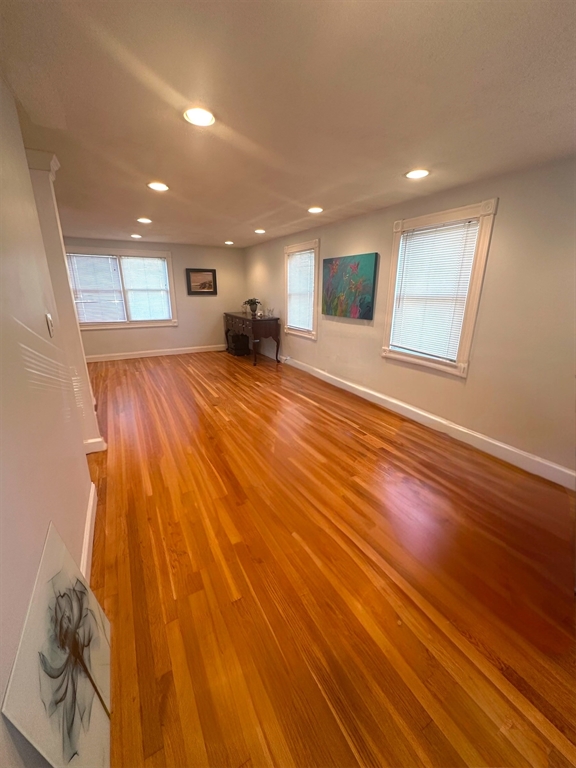 18 Walton St Wakefield, MA 01880 18 Walton St Wakefield, MA 01880