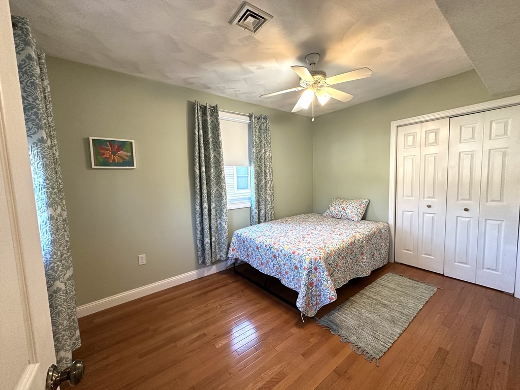 18 Walton St Wakefield, MA 01880 18 Walton St Wakefield, MA 01880