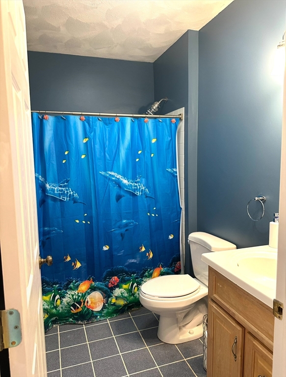 18 Walton St Wakefield, MA 01880 18 Walton St Wakefield, MA 01880