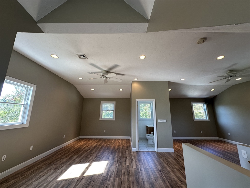 18 Walton St Wakefield, MA 01880 18 Walton St Wakefield, MA 01880
