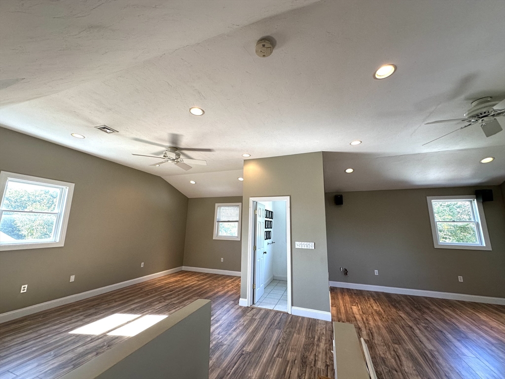 18 Walton St Wakefield, MA 01880 18 Walton St Wakefield, MA 01880